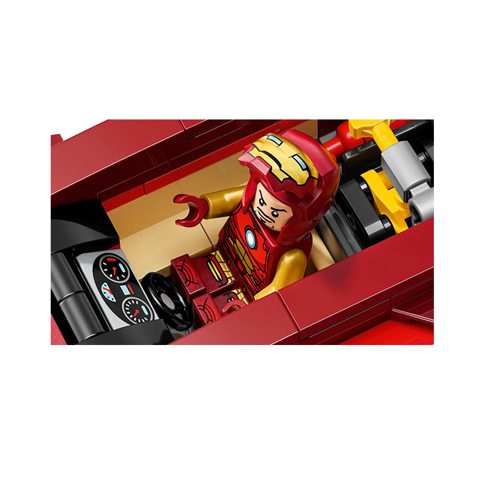 LEGO Marvel Iron Man Car And Black Panther VS Red Hulk 295 Pieces