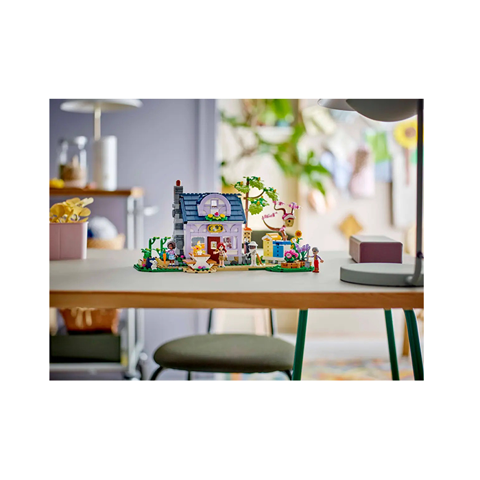 LEGO Friends Beekeepers House And Flower Garden 1161 Pieces