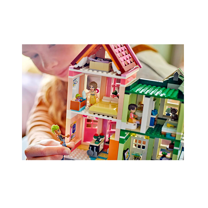 LEGO Friends Heartlake City Apartments And Stores 2040 Pieces