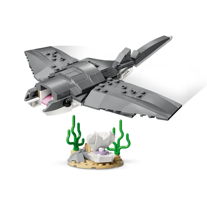 LEGO Creator 3-in-1 Fierce Shark with a Treasure Chest 379 Pieces