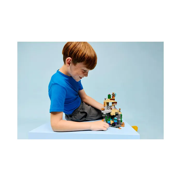 LEGO Minecraft Zombie Dungeon 284 Pieces