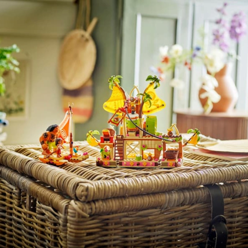 LEGO Disney™ Kakamora Barge 572 Pieces