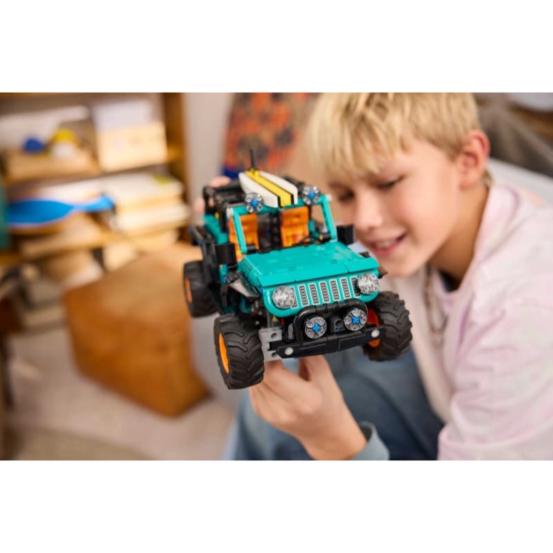 LEGO Technic™ Jeep® Wrangler Rubicon SUV 723 Pieces