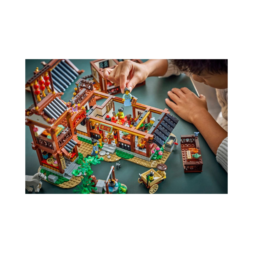 LEGO Ancient Moon-Gazing Inn 1530 Piece