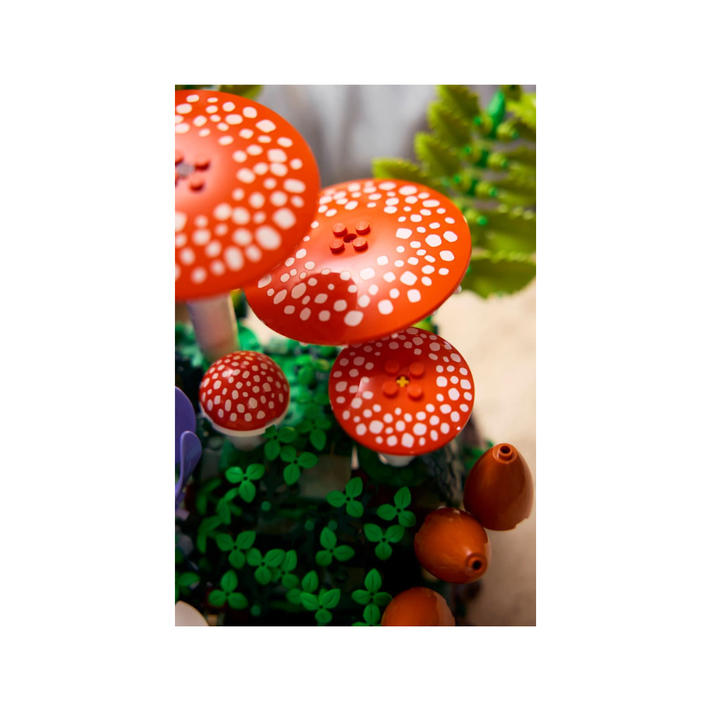 LEGO Botanicals Woodland Mushrooms 806 Pieces