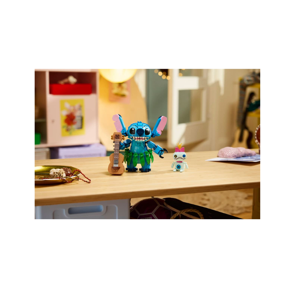 LEGO Disney Stitch & Scrump 713 Pieces