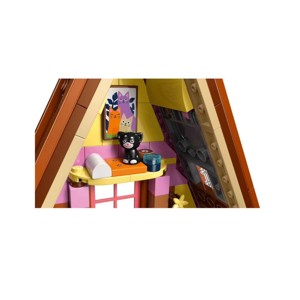 LEGO Friends Nature Glamping Cabin 295 Pieces
