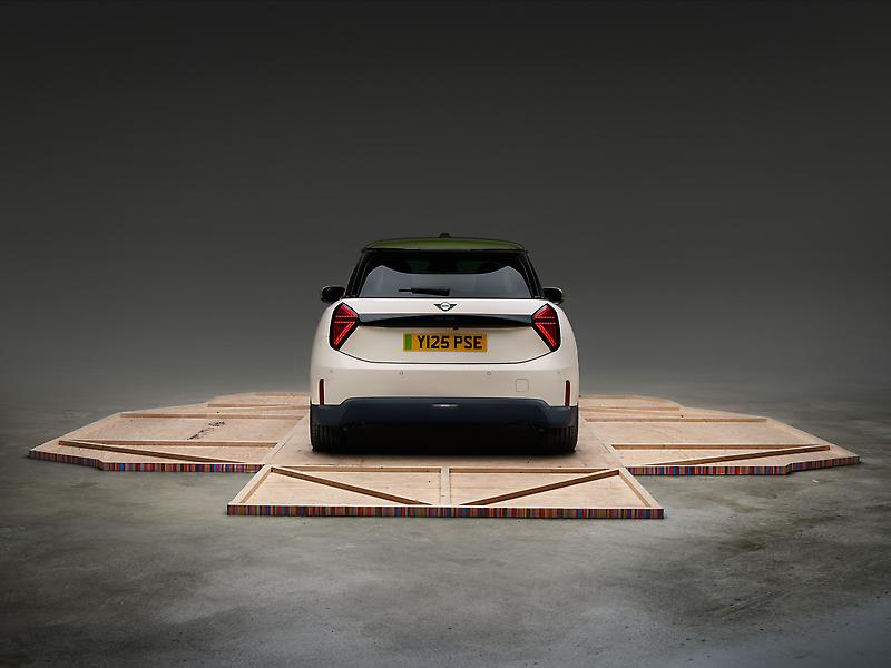 MINI Paul Smith Edition - Inspired White