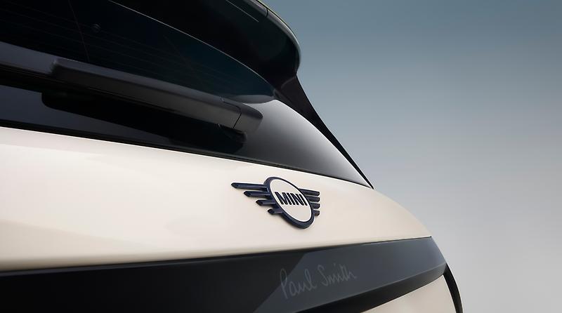 MINI Paul Smith Edition - Inspired White