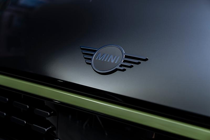 The MINI Cooper Convertible Paul Smith Edition