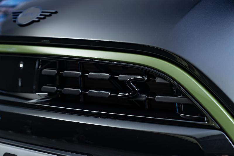 The MINI Cooper Convertible Paul Smith Edition