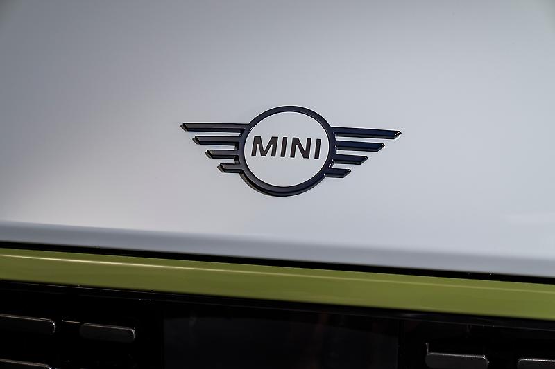 The MINI Cooper 5-Door Paul Smith Edition