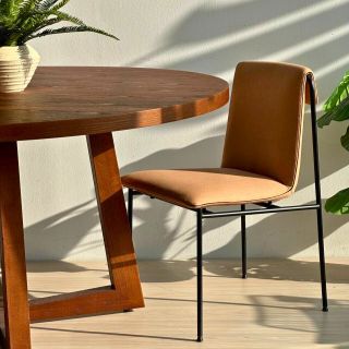 Set 1 Mesa Escudo + 8 Sillas Float