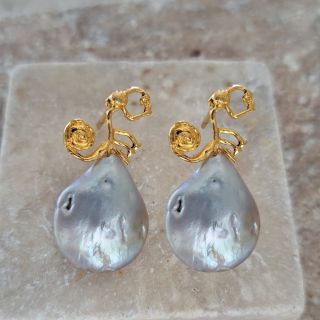 ARETE TOPO MONO CON PERLA GRIS