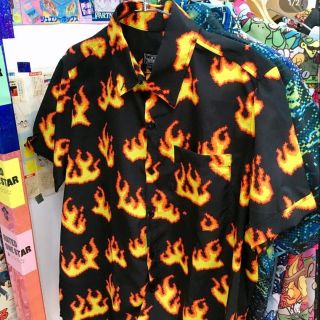 Camisa Fuegos Pixel