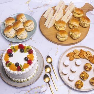 torta chantilly clásica 20cm + 15 bocaditos + 18 sanguchitos