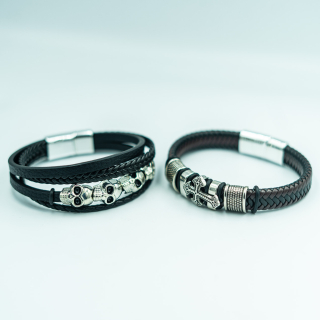 Pulsera Calavera Triple Diseño con Broche (Cuero calavera plateado, cuero calavera negro y Cuero marrón cruz)