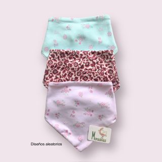 Pack de 3 baberos al azar