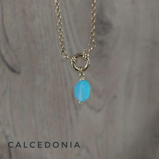 Dijes de calcedonia