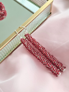 Aretes tubulares rojos