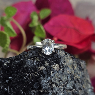 Anillo de Topacio blanco