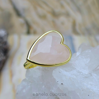 Anillo Corazón Cuarzo Rosa