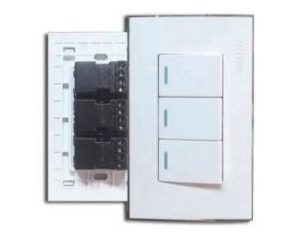 INTERRUPTOR DE CONMUNTACION TRIPLE 3 VÍAS DE 10 AMP. modelo: OP1301-3, marca: OPALUX