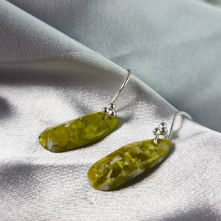 Aretes Lizardita – Formas Libres Pulidas