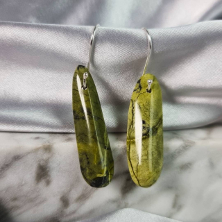 Aretes Serpentinita – Formas Libres Pulidas