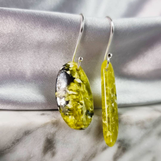 Aretes Lizardita – Formas Libres Pulidas