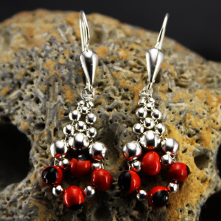 Aretes de Huayruros con perlas de plata