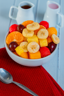 ENSALADA DE FRUTA CON MIEL Y  YOGURT