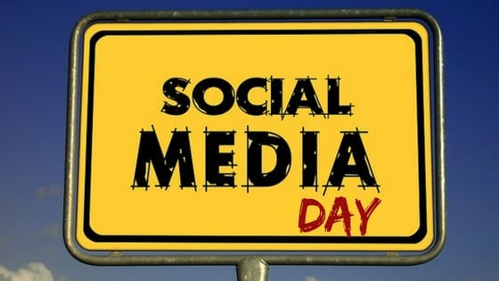 social media day - placa