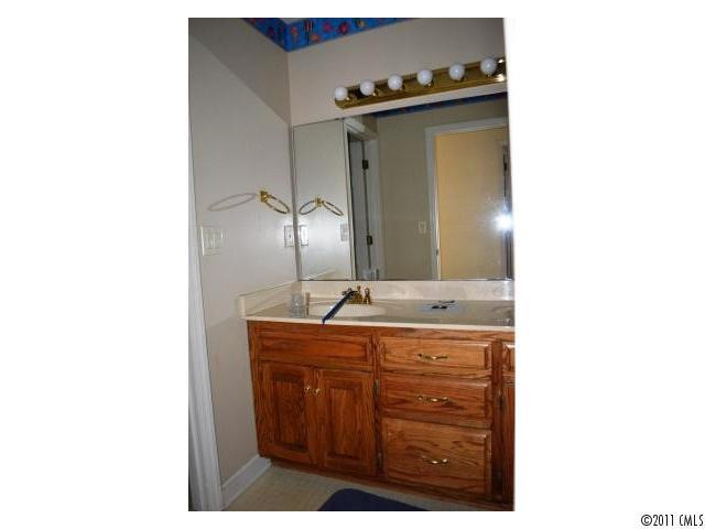 207 Inglewood Drive - Photo 11