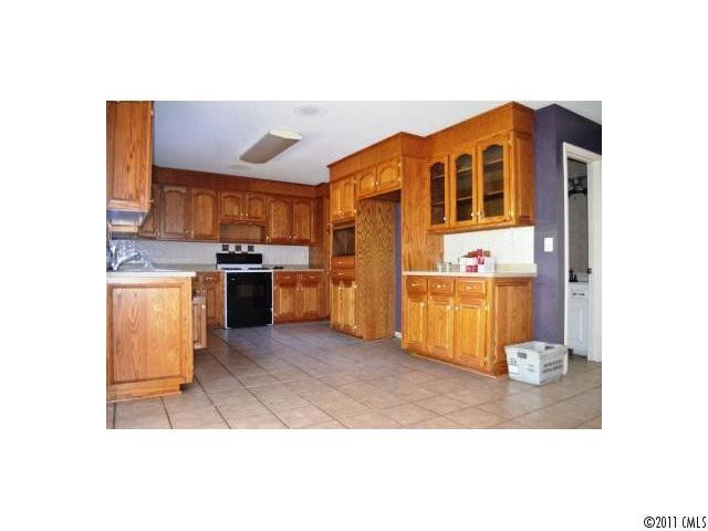 207 Inglewood Drive - Photo 4