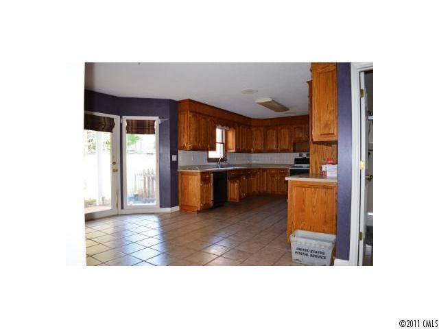 207 Inglewood Drive - Photo 5