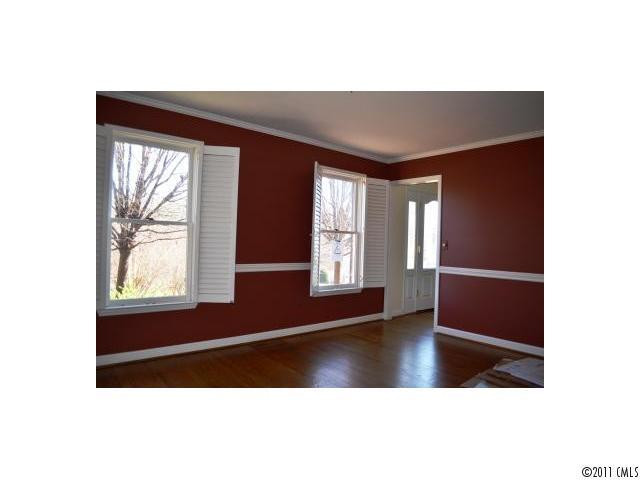 207 Inglewood Drive - Photo 9