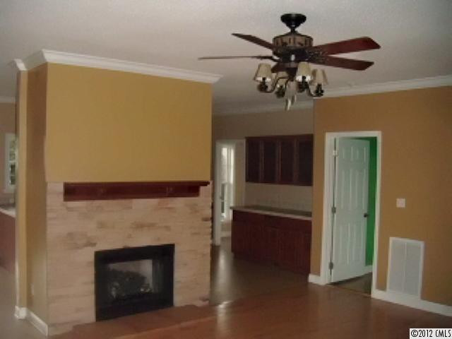 249 John E Parker Drive - Photo 5