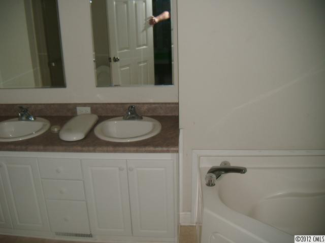 249 John E Parker Drive - Photo 9