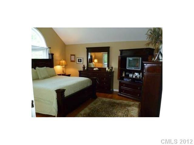 5617 Ellis Drive - Photo 5