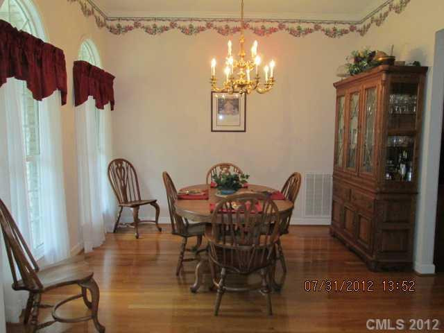 306 Riverwalk Drive - Photo 4