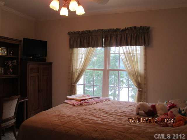 306 Riverwalk Drive - Photo 10