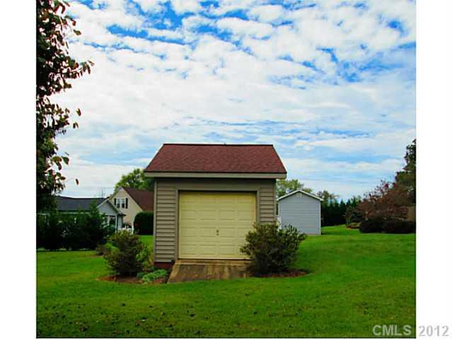 2322 Benjamin Street - Photo 13