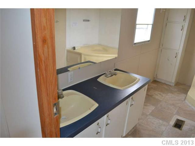 2114 Hunterwood Drive - Photo 10