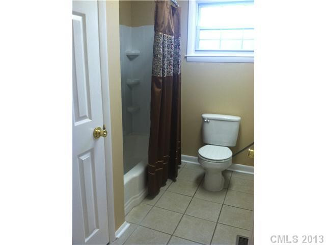 2185 Chester Avenue - Photo 11