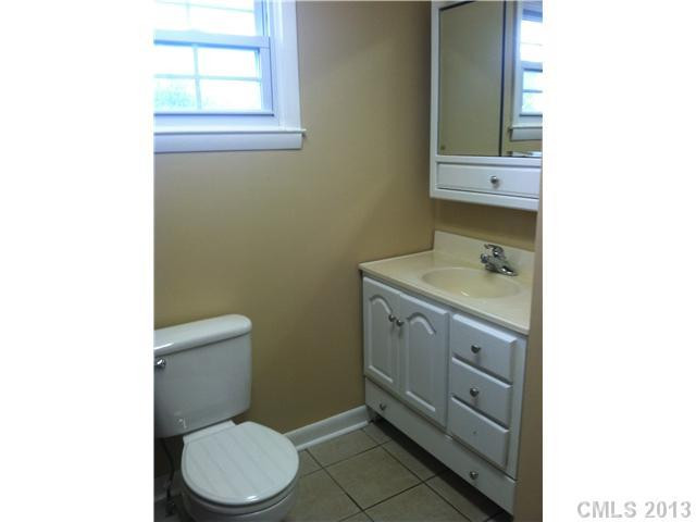 2185 Chester Avenue - Photo 12