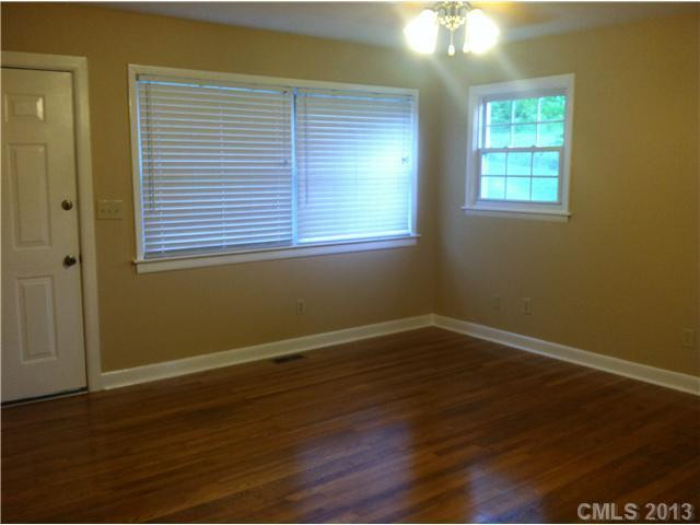 2185 Chester Avenue - Photo 5