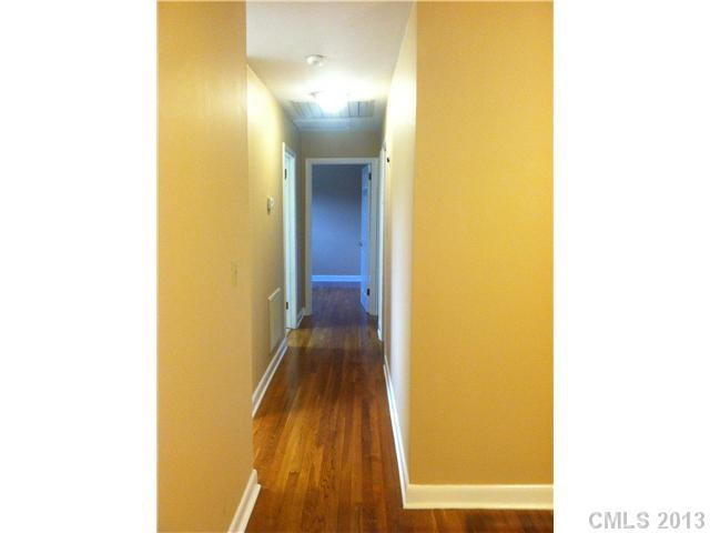 2185 Chester Avenue - Photo 6