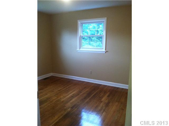 2185 Chester Avenue - Photo 7
