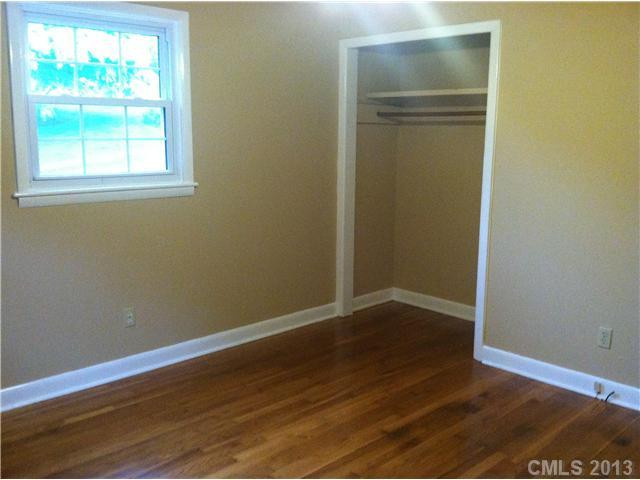 2185 Chester Avenue - Photo 8